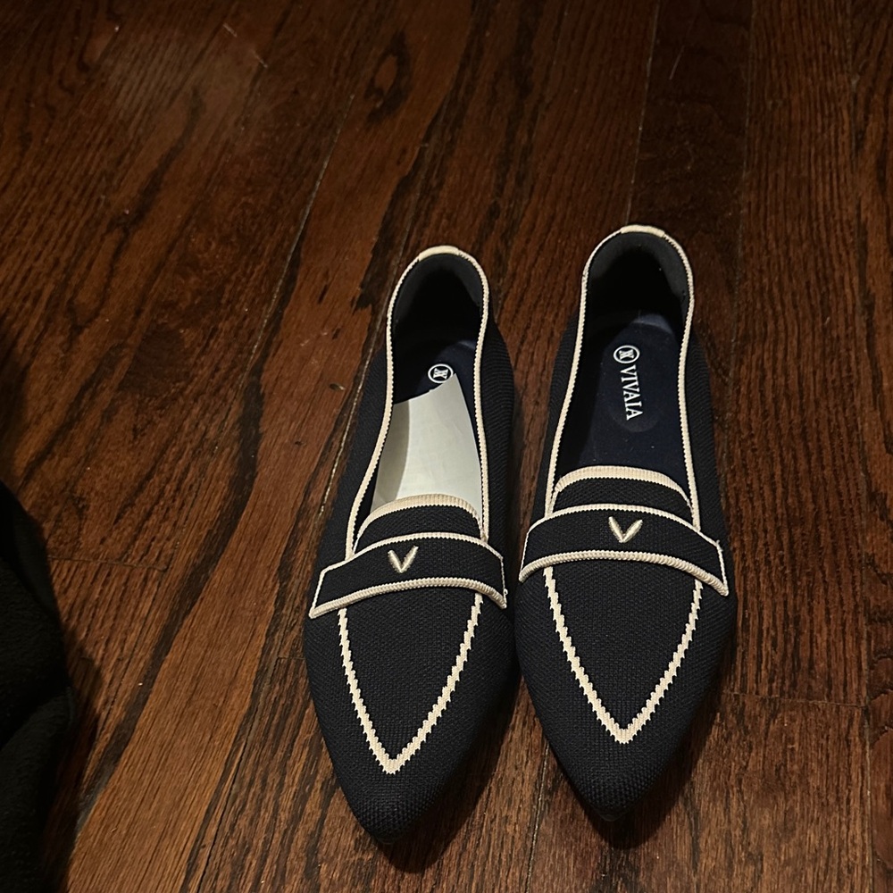 Vivaia Women's dark blue  Loafers